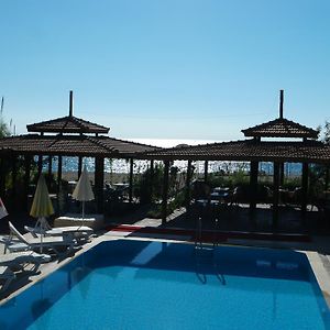 As Queen Beach Hotel